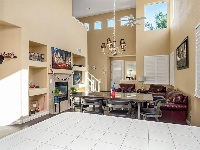 634 W Edinburgh Ln — Photo 14