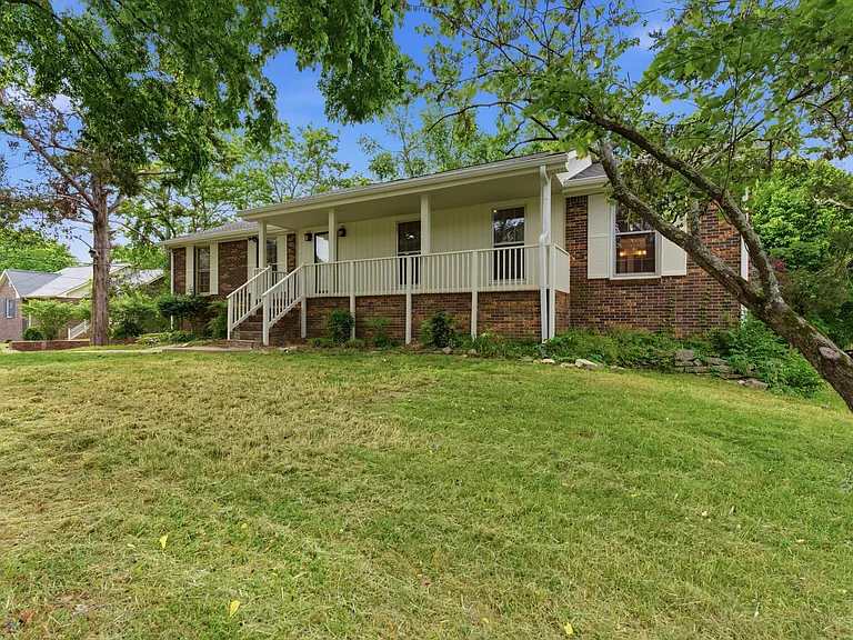 308 Brookview Ct #A — Photo 3