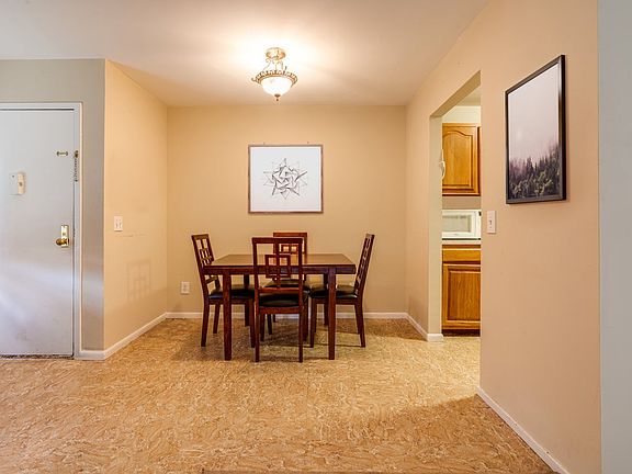 5th image of 77 Richmond Blvd Unit 2B