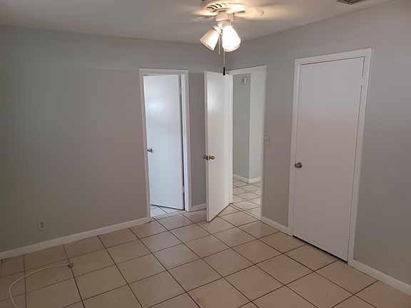 3rd image of 360 W 16th Way