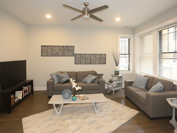 5th image of 2624 N Rockwell St #1
