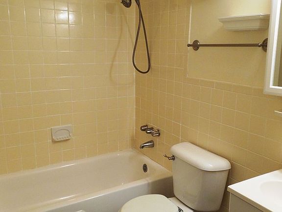 5th image of 2527 Hydraulic Rd APT 52
