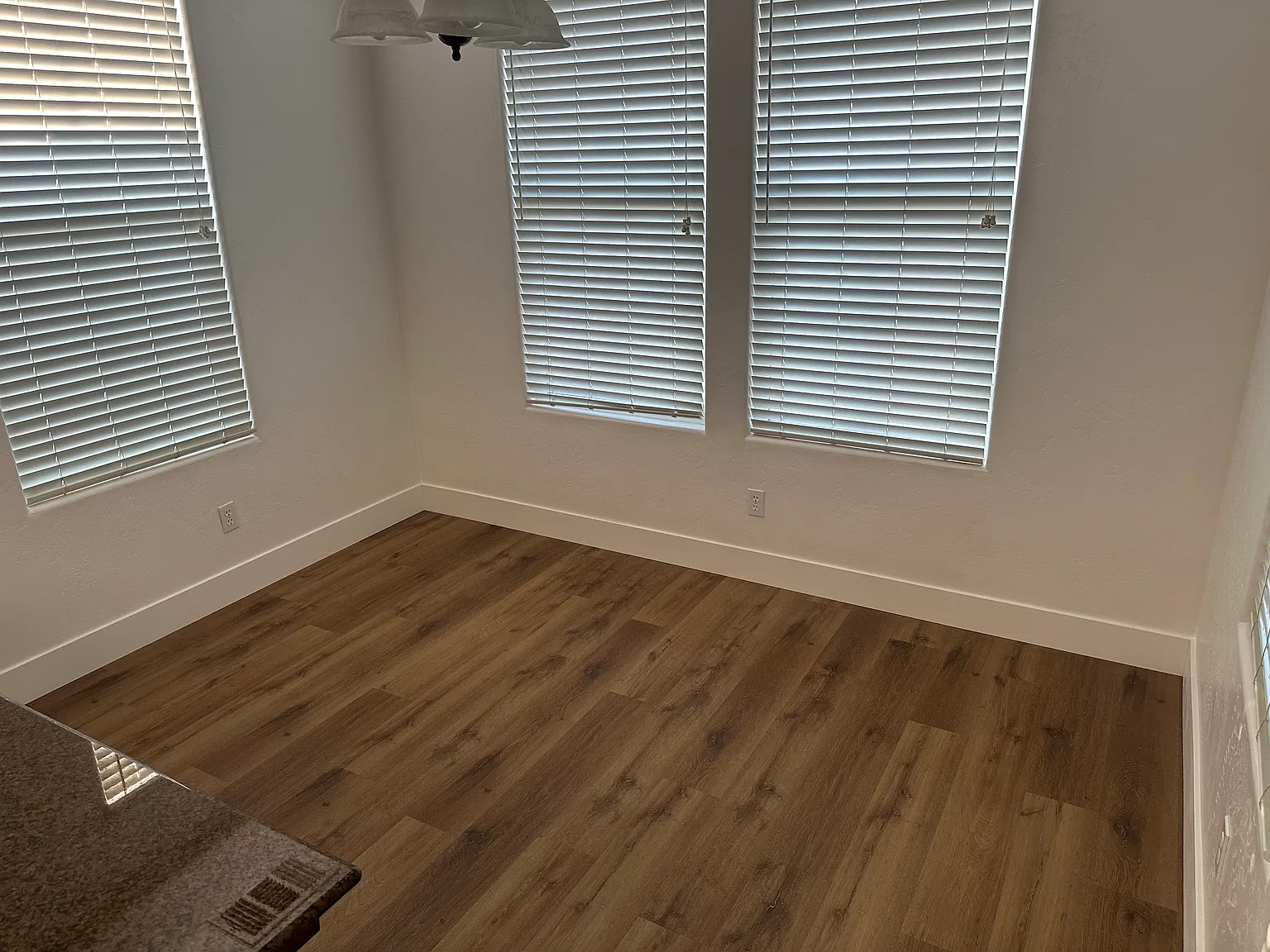 3 bed, 2.5 bath, 1699 sqft, $2,400 — Photo 4