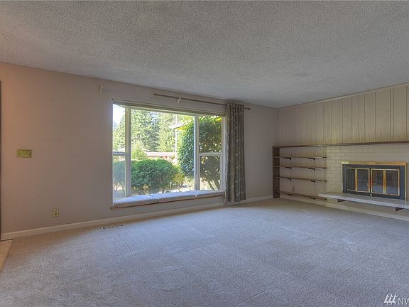 2nd image of 3113 Brentwood Dr SE