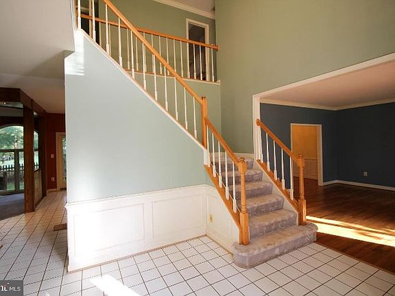 3rd image of 13301 Fox Chase Ln