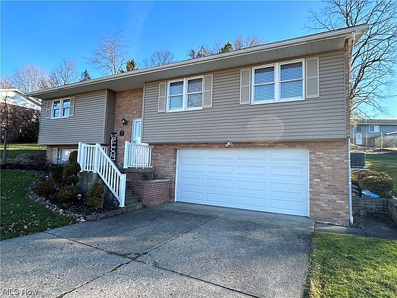 2nd image of 202 Greentree Dr