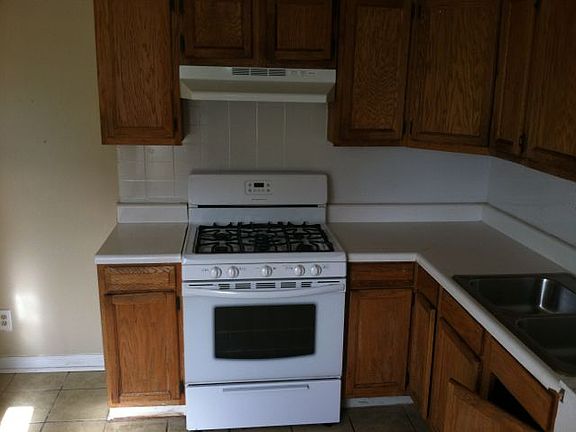 5th image of 9530 19th Bay St