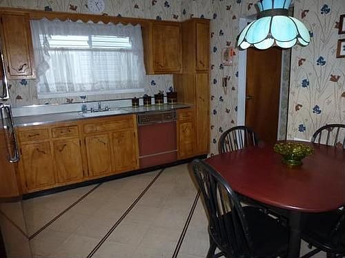 4th image of 1225 Bay 25th St