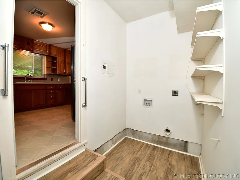 3707 E 29th St — Photo 11