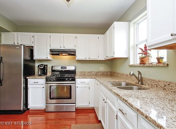 3rd image of 1915 N Nicole Ln