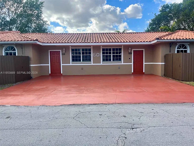 601 NW 97th St — Photo 16
