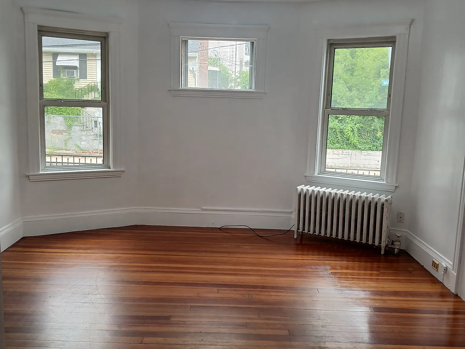 3 bed, $3,000 — Photo 2