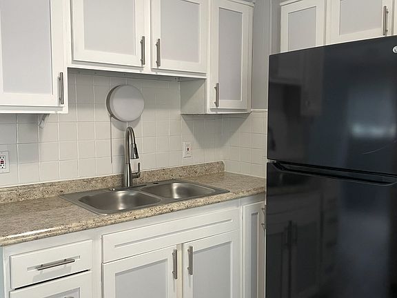 5th image of 1605 E 43rd St