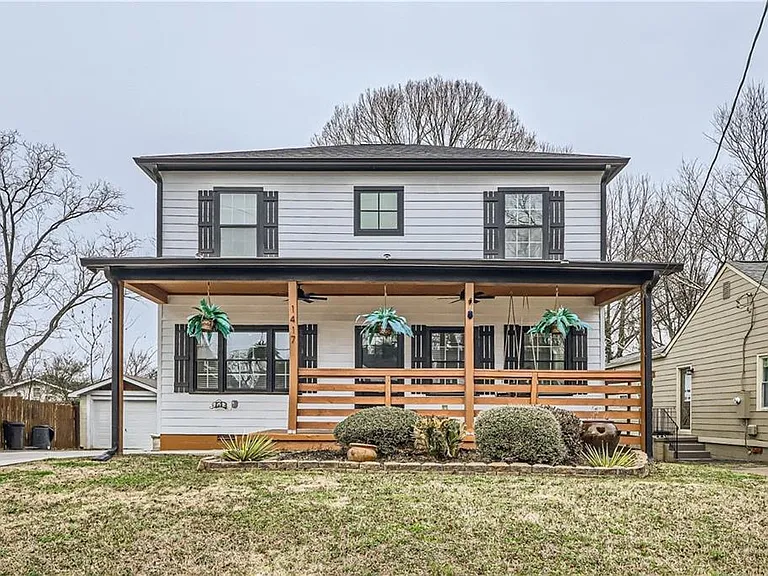 1417 Mercer Ave — Photo 1
