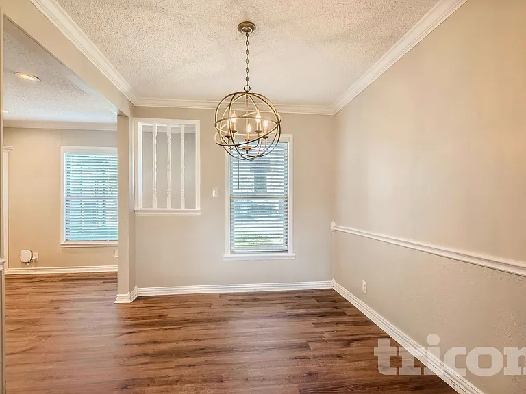 10630 Newcombe Dr — Photo 3