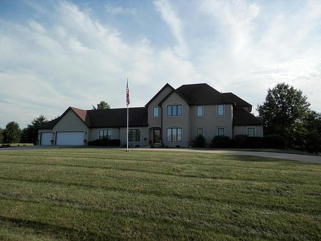 1st image of 12 SE Summerhill Dr