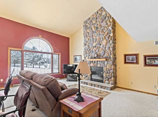 S74W25490 High Ridge Dr, Waukesha, WI 53189