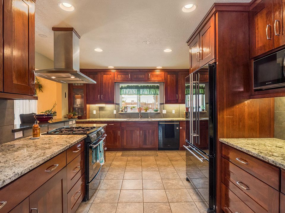 1st image of 1713 Cardenas Dr NE