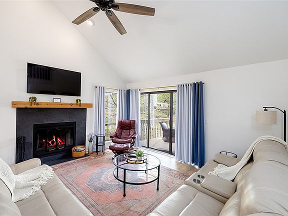 5th image of 204 Harbor Cove Dr