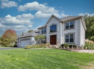 2102 King Richard Cir, St Charles, IL 60174