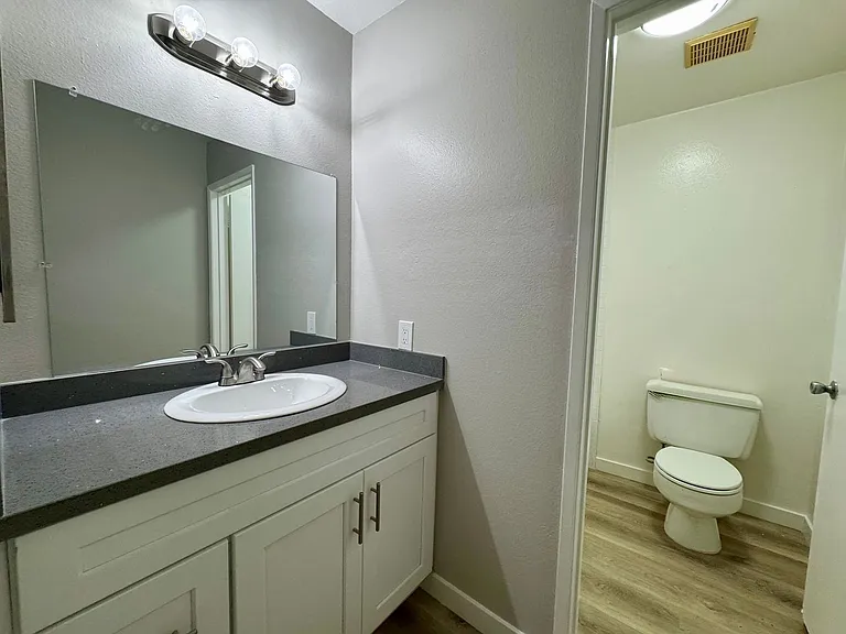 7631 Ellis Ave #B — Photo 12