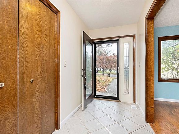 3rd image of 1902 Berkley North Ct