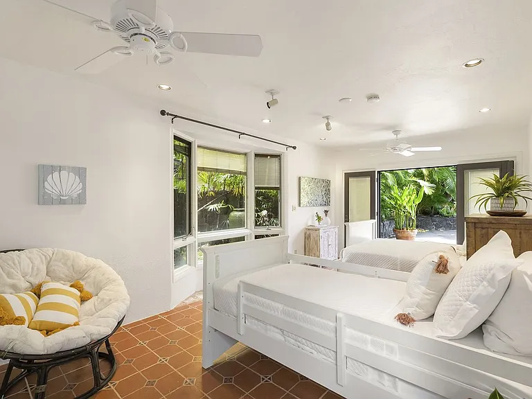 453 Portlock Rd — Photo 22
