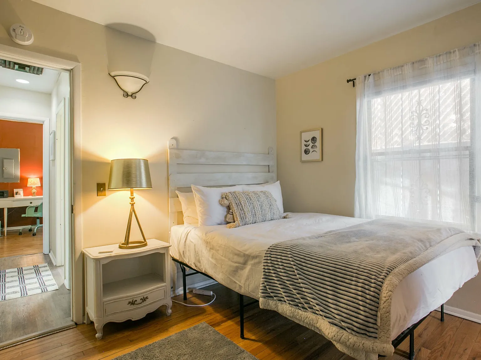 217 Cornell DR SE - 217 C... — Photo 2