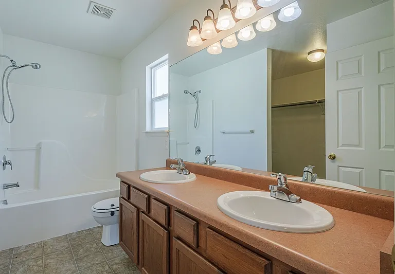 102 Kaley St — Photo 6