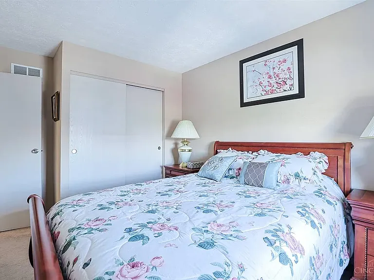 7519 Kingsgate Way — Photo 8