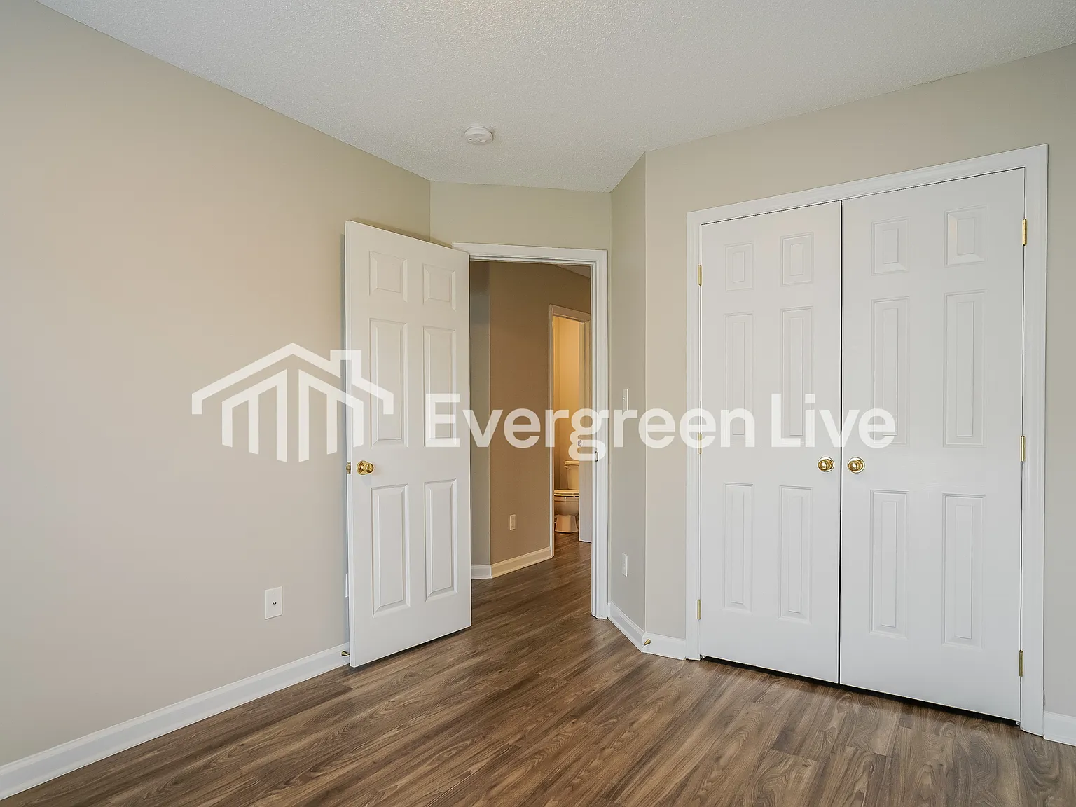 3 bed, 2.5 bath, 1376 sqft, $1,595 — Photo 4