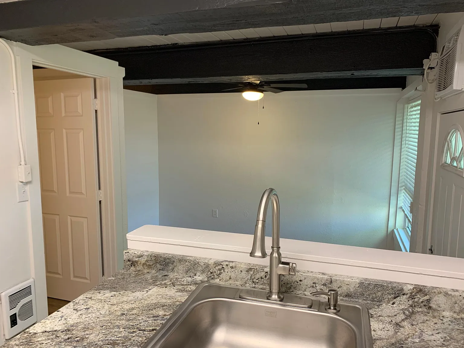 1411 E Sherman Ave — Photo 4