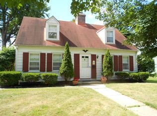 129 W Laflin Ave, Waukesha, WI 53186