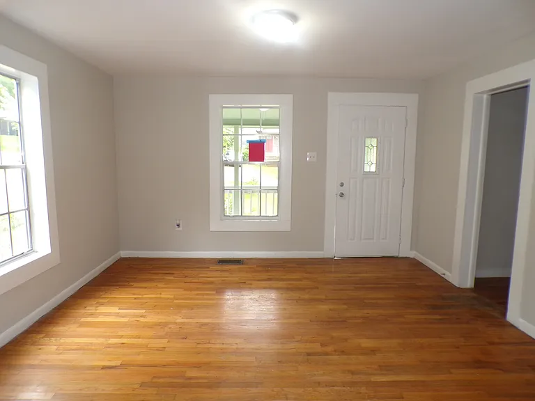 116 Avalon Ave — Photo 4