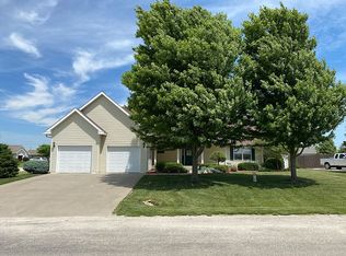 406 S 12th St, Osage City, KS 66523