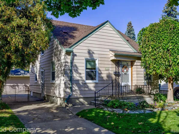 2934 Monroe St, Dearborn, MI 48124