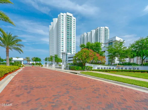 241 Riverside Dr, Holly Hill, FL