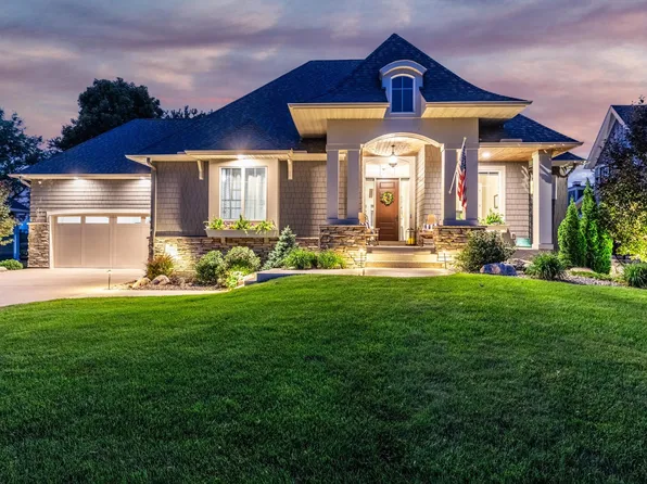 1836 Annika Dr N, Lake Elmo, MN 55042