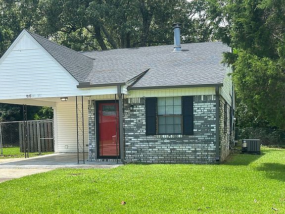 2nd image of 915 Ripley Rd
