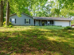 20 Lakeside Dr, Ellenwood, GA 30294