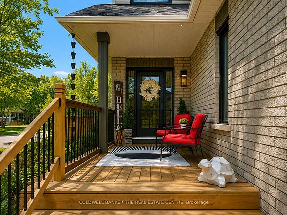 3rd image of 684 Lakelands Ave