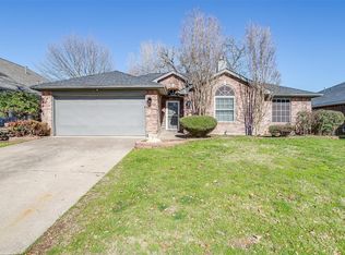 509 Crawford Dr, Burleson, TX 76028