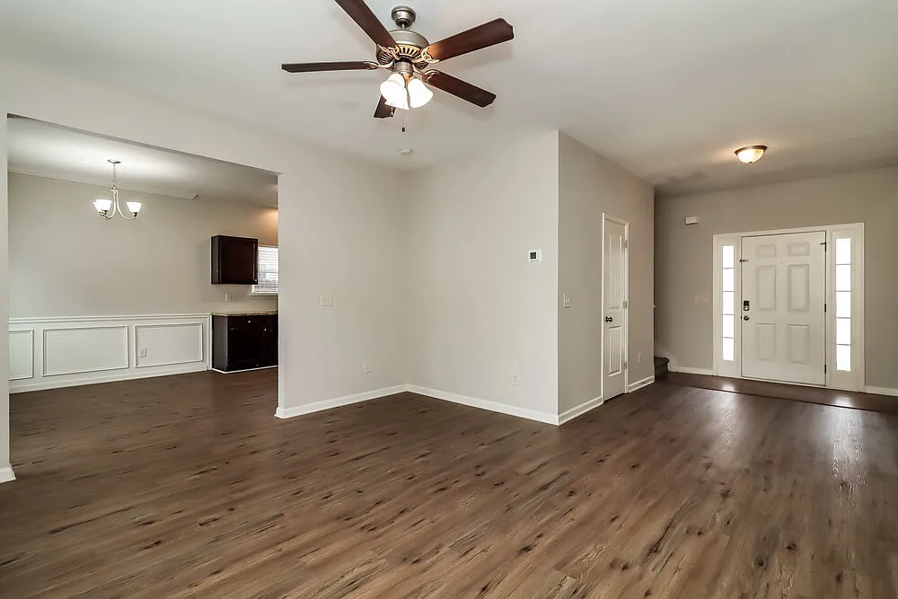 4 bed, 2.5 bath, 1802 sqft, $2,500 — Photo 4