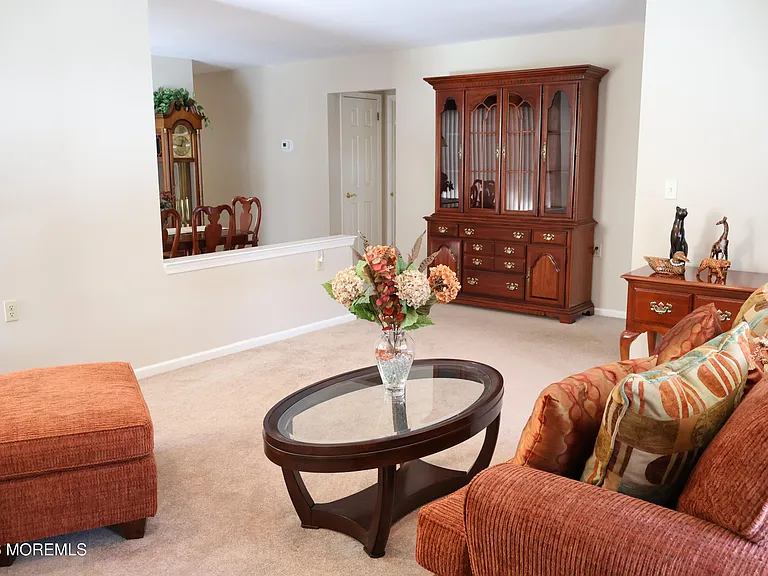 2409 Coral Leaf Rd — Photo 3