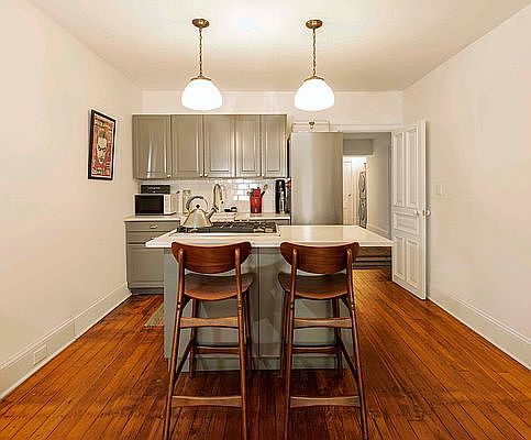 5th image of 948 Putnam Ave #1