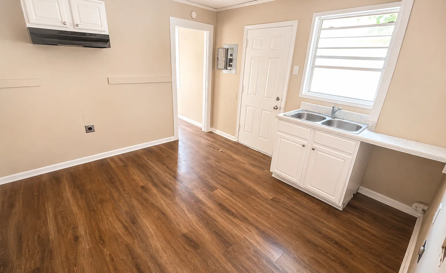 2 bed, $850 — Photo 2