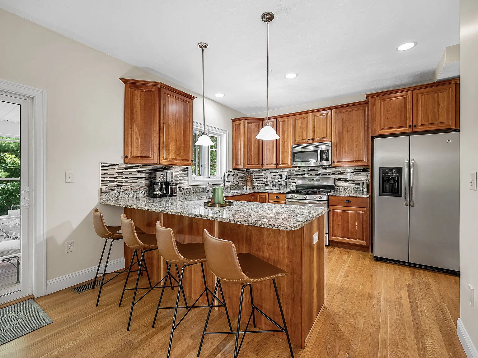 2 bed, 2.5 bath, 1864 sqft, $3,500 — Photo 4