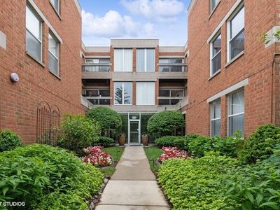 1925 Lake Ave Unit 105, Wilmette, IL, 60091