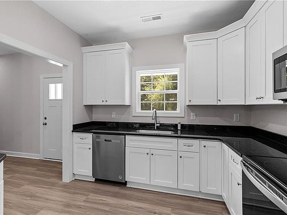 5th image of 158 Texas Rd