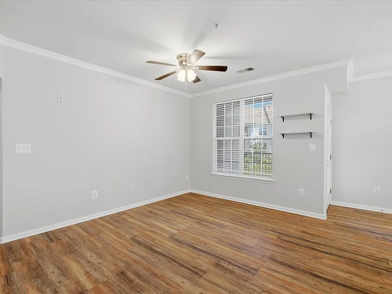 21228 McFadden Sq #314 — Photo 16
